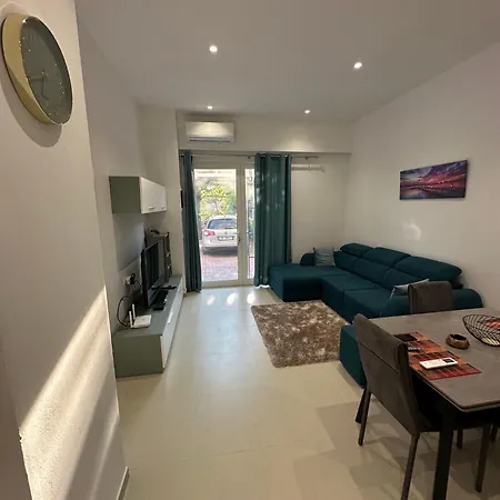 Exlusive Appartement Golem (Tirana)
