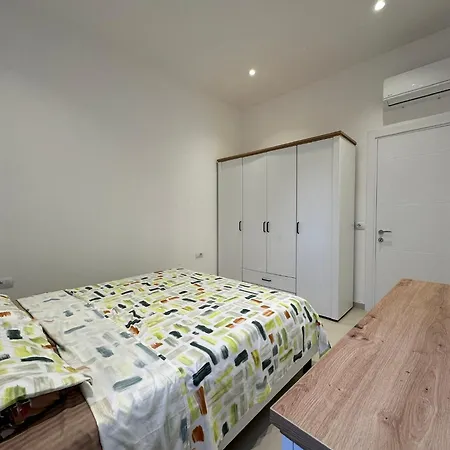Exlusive Apartament Golem (Tirana)