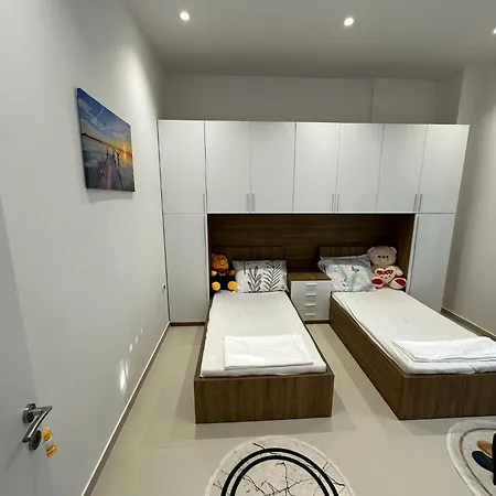 Exlusive Golem (Tirana)